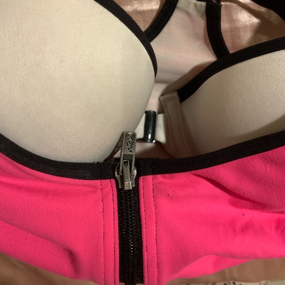 VS Sports Bra - Picture 5 of 6